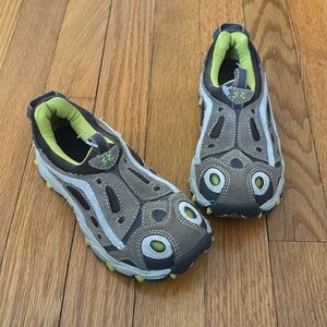 Stride Rite 11.5 Carab Boys Grip Sneakers.